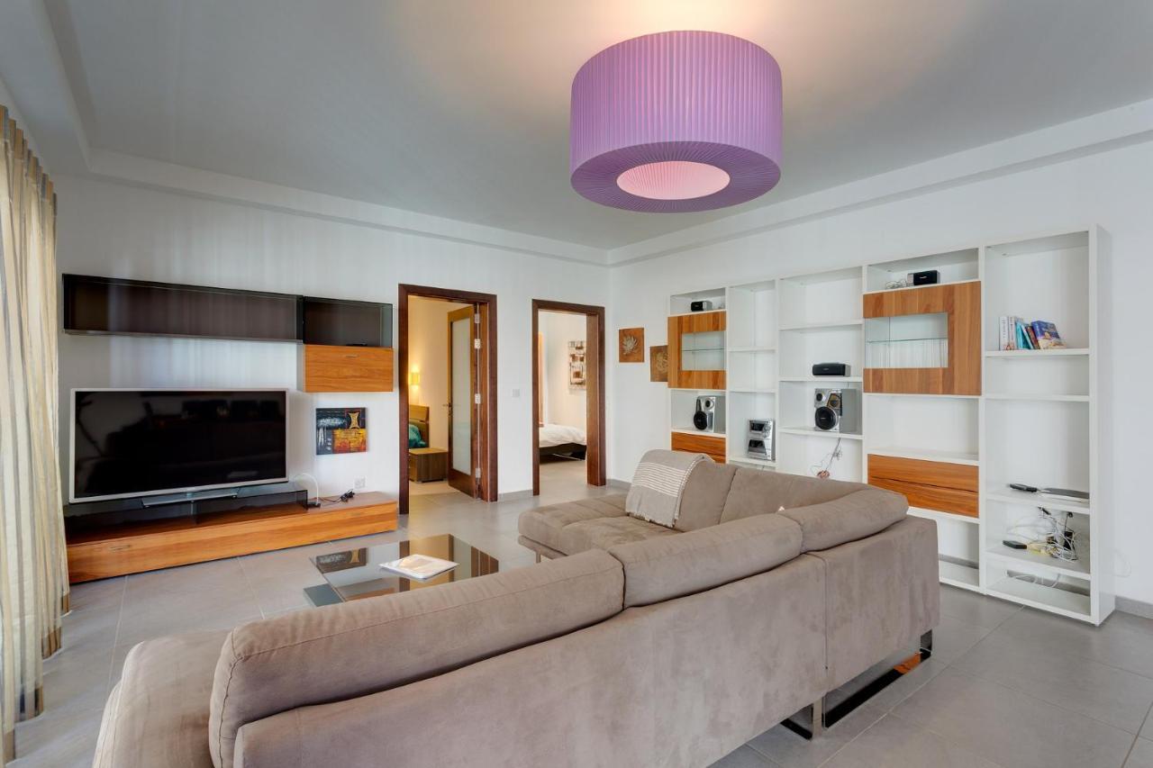 Seaview In Cambridge, * Sliema